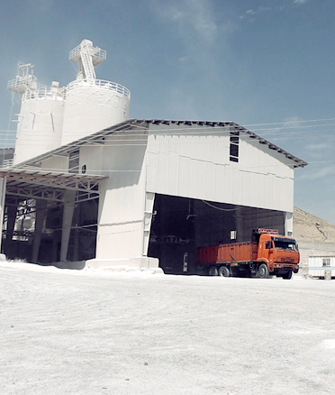 Industrial plaster and micronized undercoat plaster